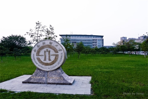 4月2日基金净值：招商沪深300指数增强A最新净值15347，跌003%